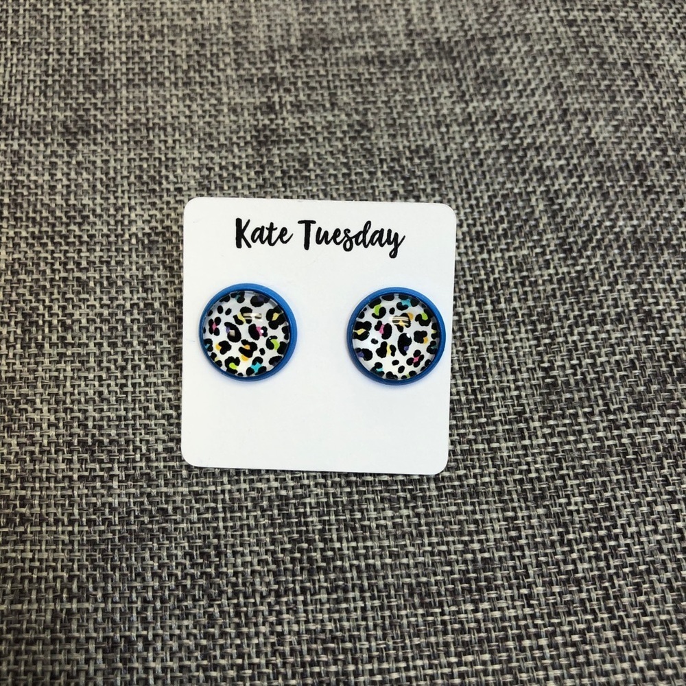 5/$20 multicolor‎ leopard print stud earrings
